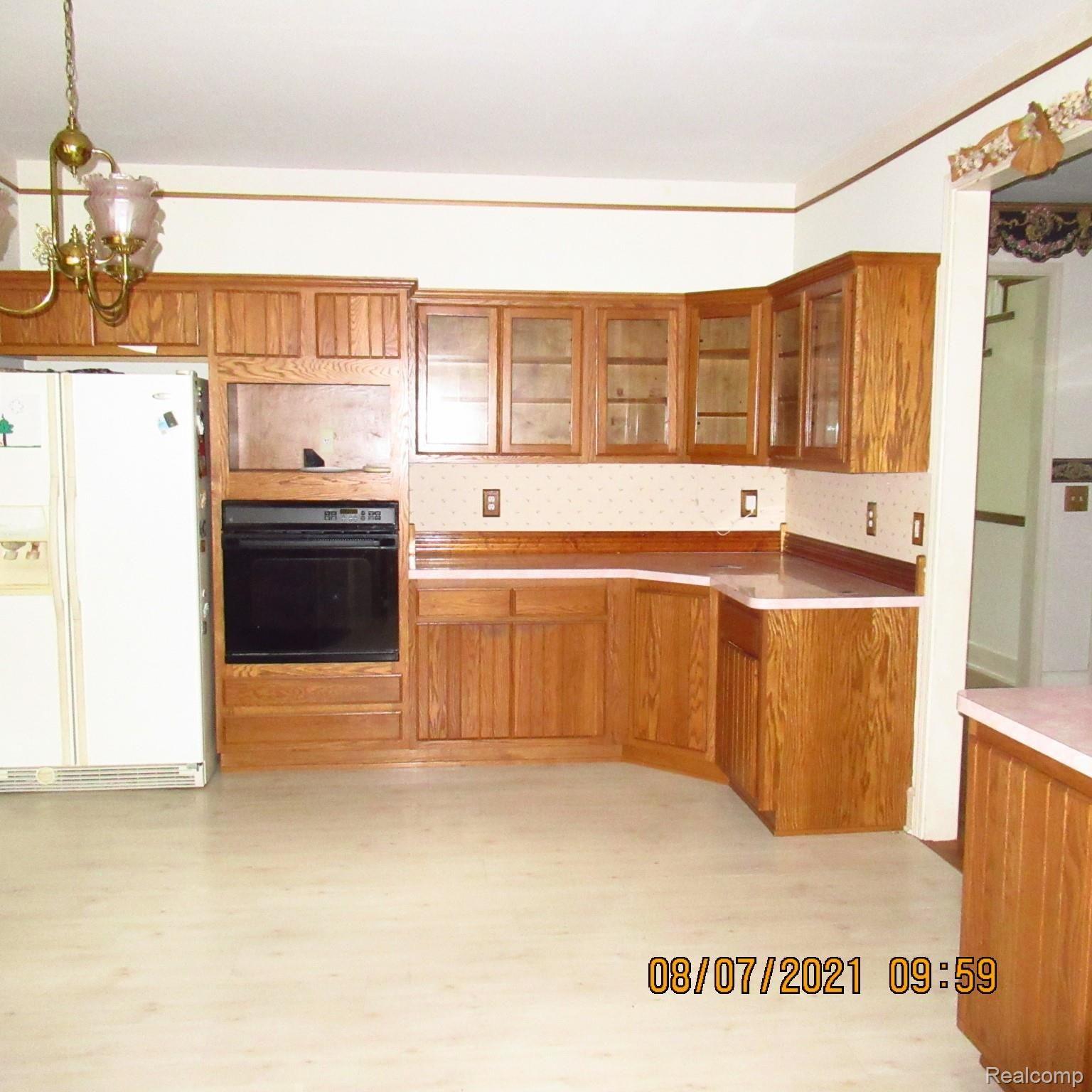27421 Bell Road New Boston, MI 48164 - Photo 7 of 40 IMG_7869.JPG