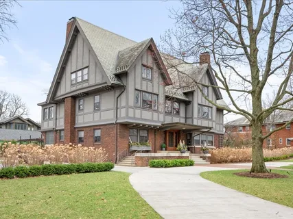 $2,500,000 | 420 North Euclid Avenue, Oak Park, IL 60302