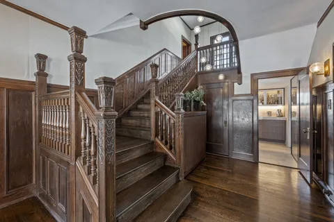 $2,500,000 | 420 North Euclid Avenue, Oak Park, IL 60302