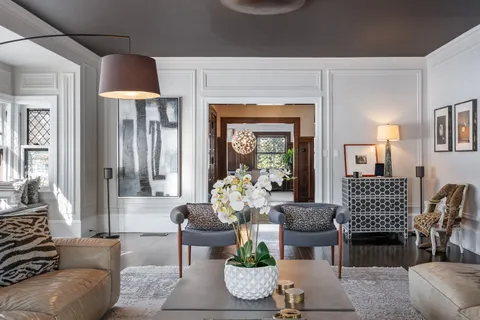 $2,500,000 | 420 North Euclid Avenue, Oak Park, IL 60302