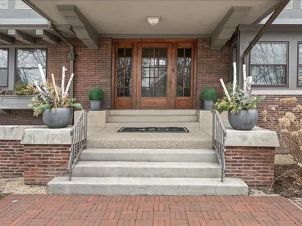 $2,500,000 | 420 North Euclid Avenue, Oak Park, IL 60302