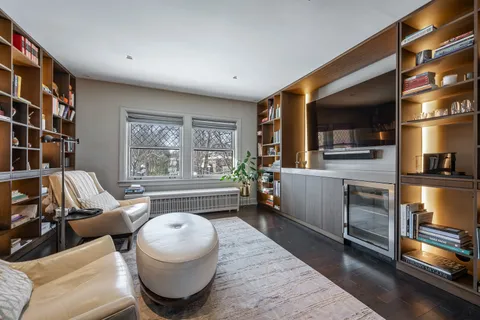 $2,500,000 | 420 North Euclid Avenue, Oak Park, IL 60302