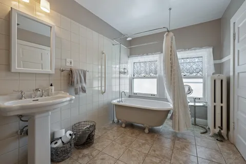 $2,500,000 | 420 North Euclid Avenue, Oak Park, IL 60302