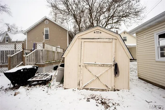 $190,000 | 617 Washington Street, Highland, IL 62249