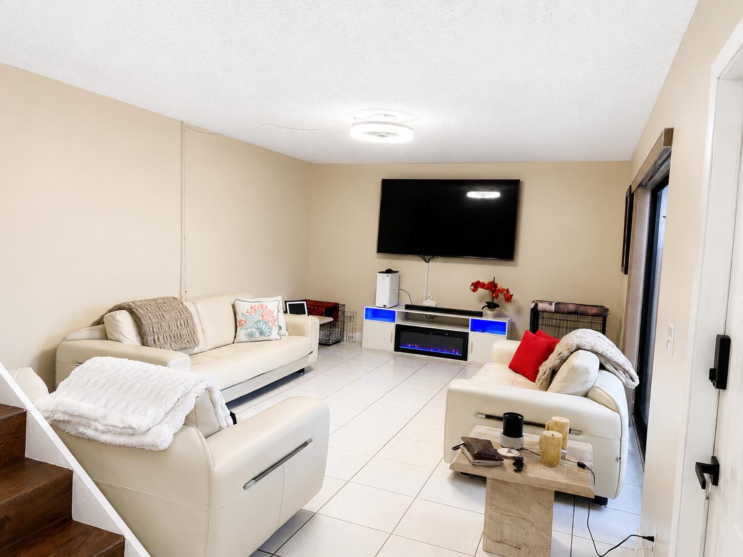 235 Woodland Road Palm Springs, FL 33461 - Photo 6 of 32 2DD7E936-FB44-44AD-8AAB-7CE3854C3053