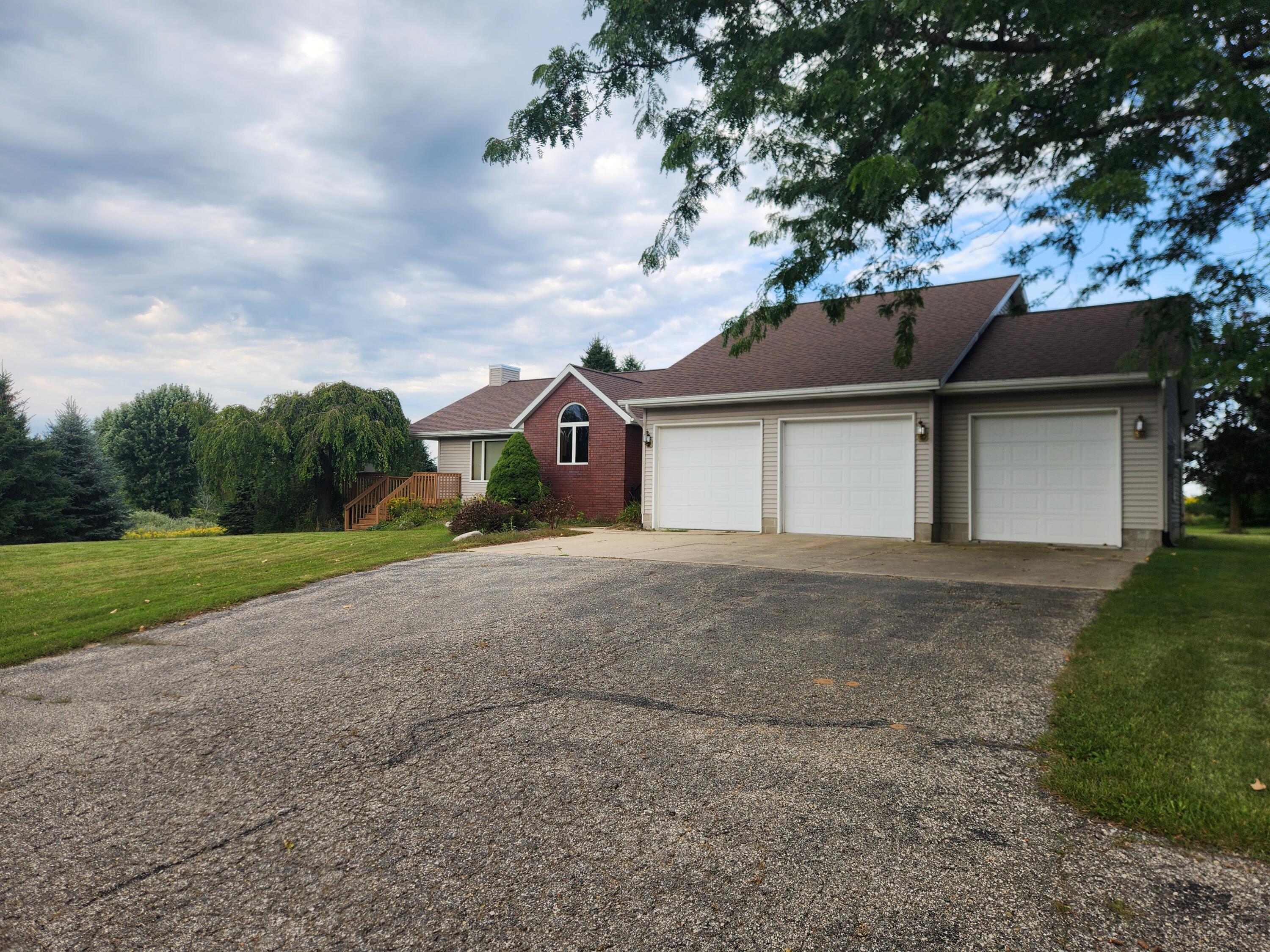 5464 South Maple Island Road Fremont, MI 49412 - Photo 2 of 45 2