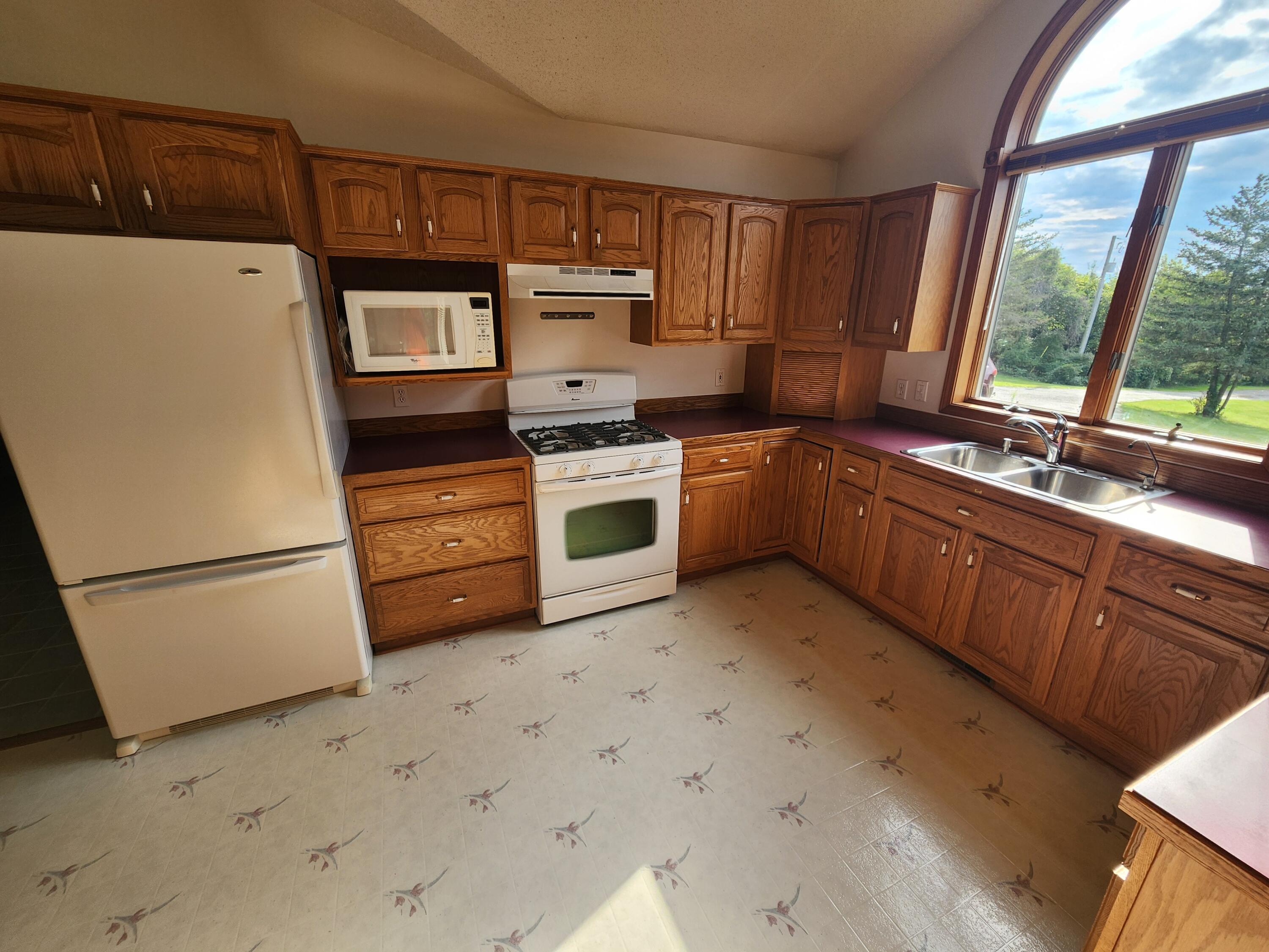 5464 South Maple Island Road Fremont, MI 49412 - Photo 25 of 45 24