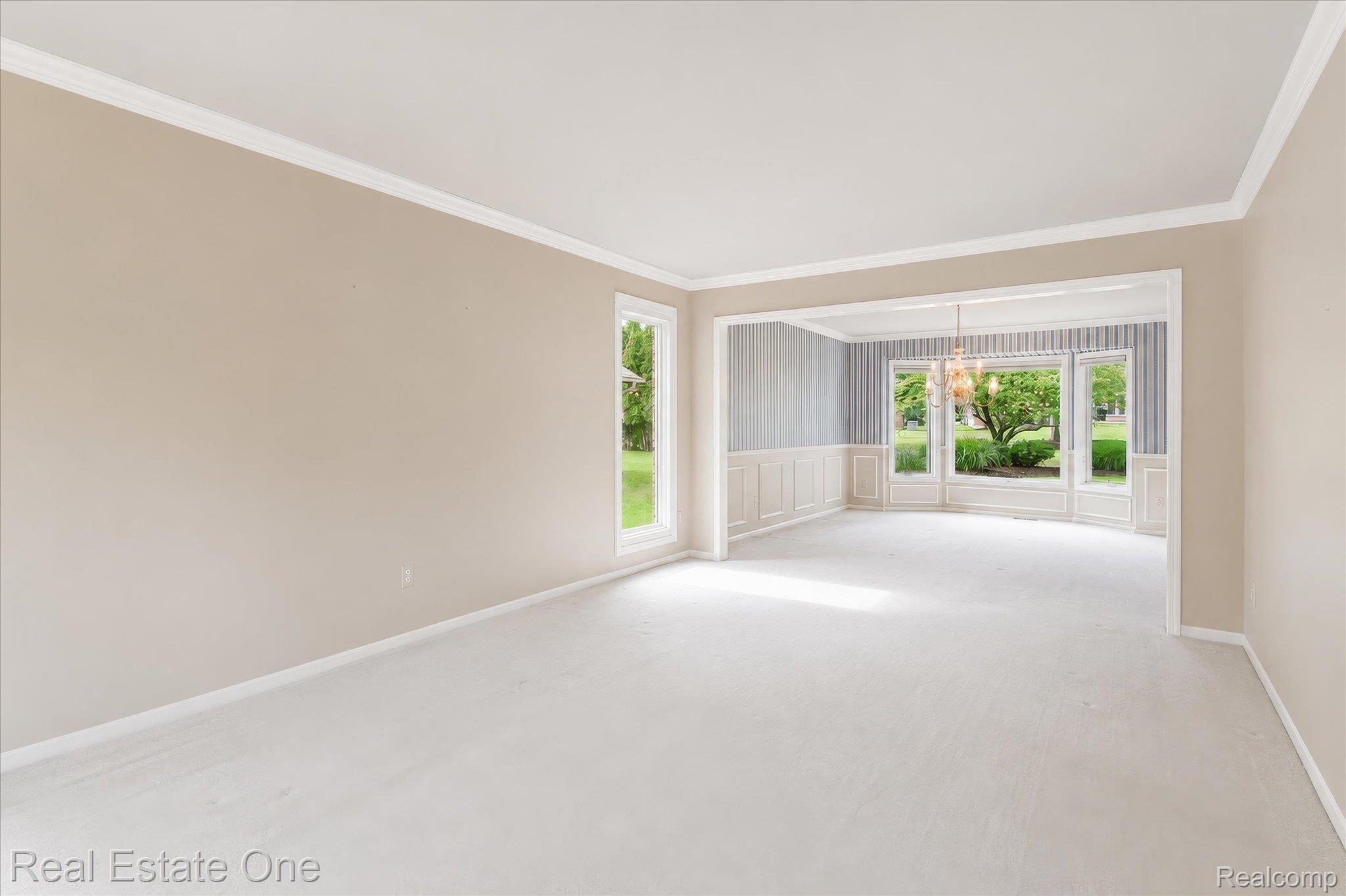3393 Charlwood Drive Rochester, MI 48306 - Photo 7 of 60 07-008.jpg