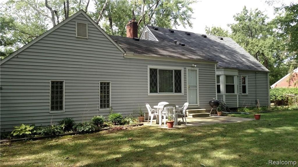 21350 Greenview Road Southfield, MI 48075 - Photo 4 of 32