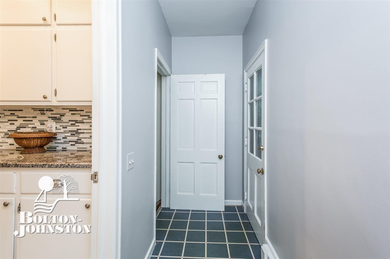 84 Merriweather Road Grosse Pointe, MI 48236 - Photo 24 of 57 31323022-23.JPG