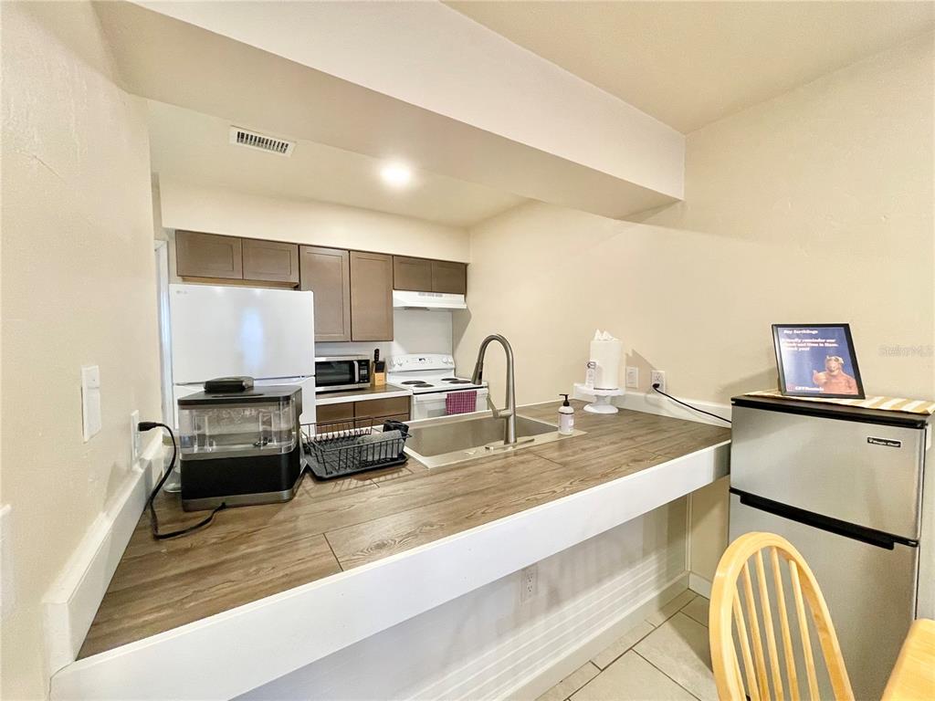 1826 Southwest 69th Terrace, Unit A & B Gainesville, FL 32607 - Photo 7 of 31 Gallery Image 7