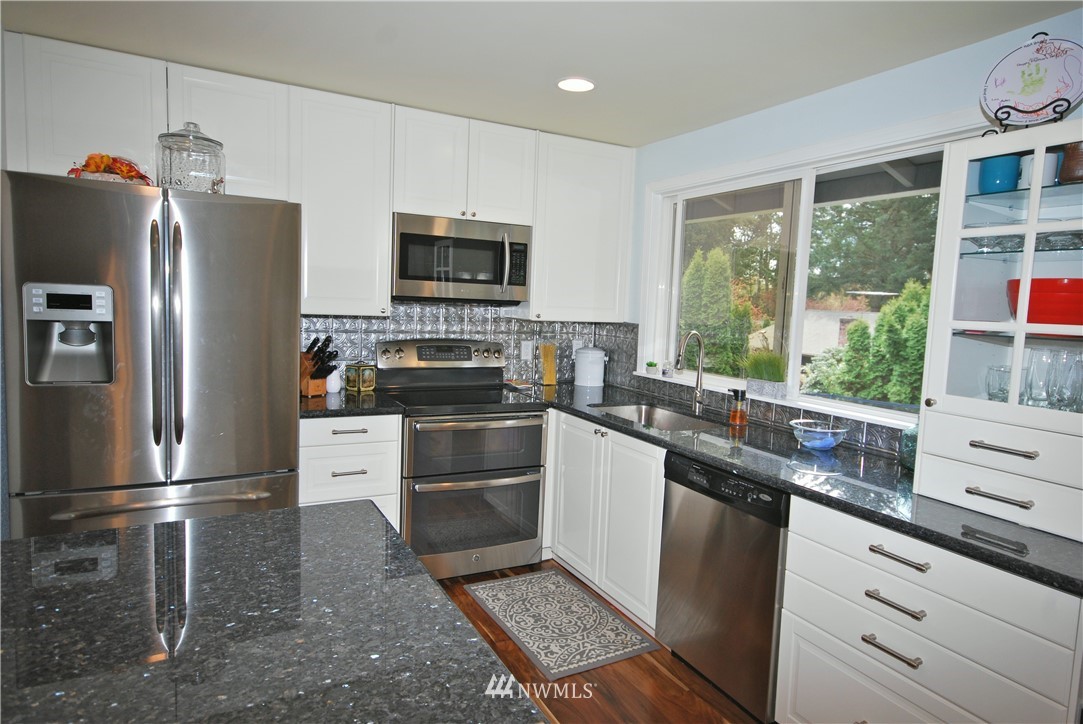 11015 Northeast 150th Street Bothell, WA 98011 - Photo 3 of 21 Gallery Image 3