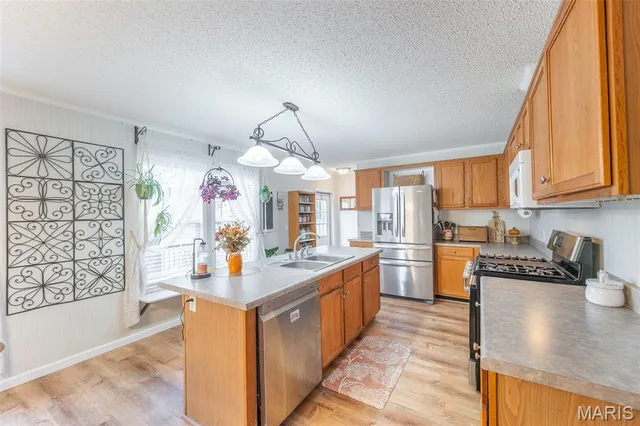 $249,500 | 858 County Road 420, Poplar Bluff, MO 63901