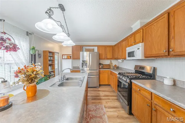 $249,500 | 858 County Road 420, Poplar Bluff, MO 63901