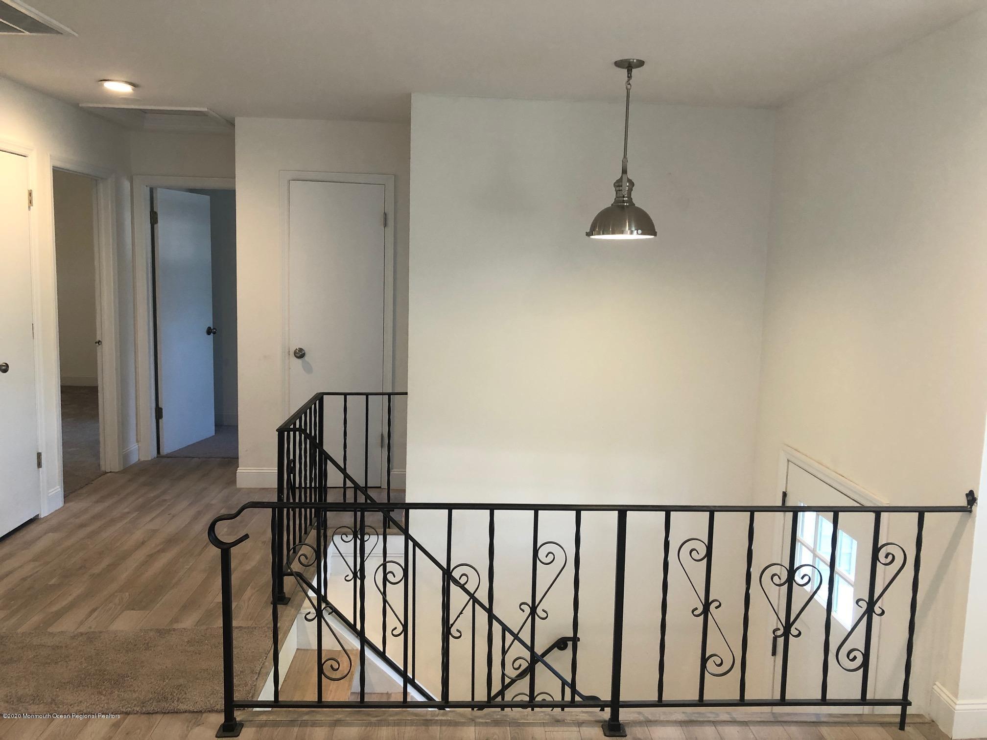 980 Leonardville Road Atlantic Highlands, NJ 07716 - Photo 2 of 7 980 front hall
