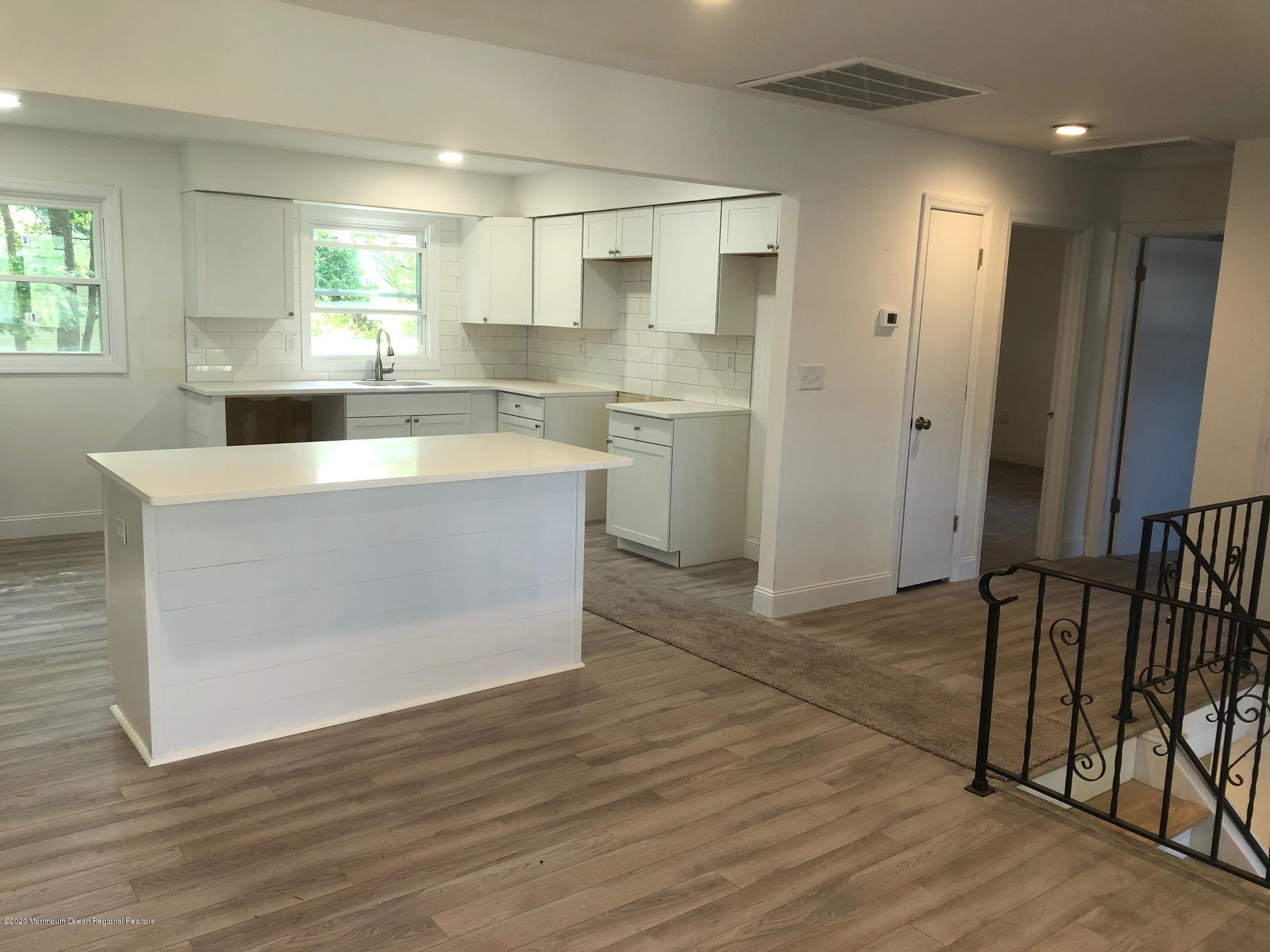 980 Leonardville Road Atlantic Highlands, NJ 07716 - Photo 3 of 7 980 Kitchen