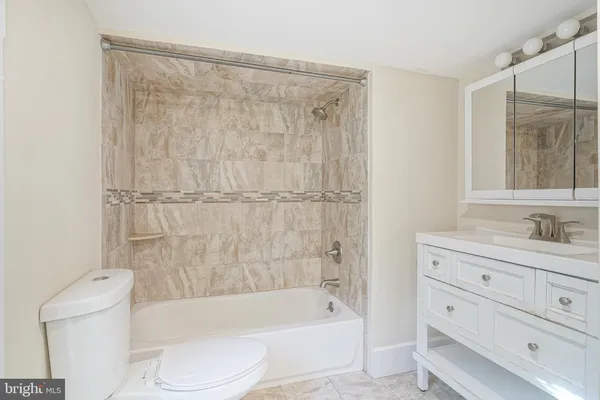 $2,600 | 20 Dickinson Street, Woodstown, NJ 08098