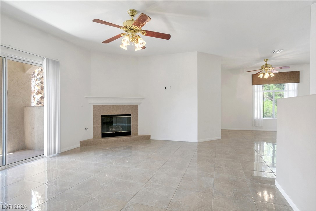 2050 West Warm Springs Road, Unit 1123 Henderson, NV 89014 - Photo 13 of 31 LIVING ROOM
