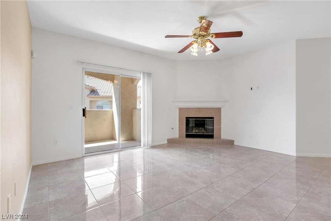 2050 West Warm Springs Road, Unit 1123 Henderson, NV 89014 - Photo 14 of 31 LIVING ROOM