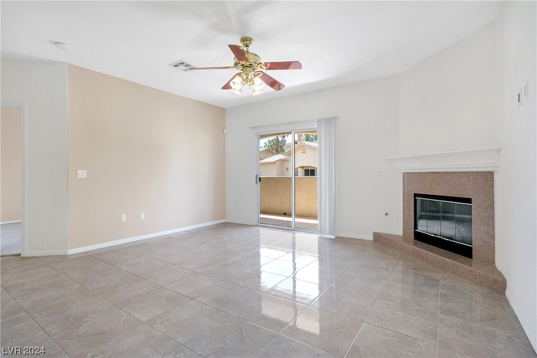 2050 West Warm Springs Road, Unit 1123 Henderson, NV 89014 - Photo 15 of 31 LIVING ROOM