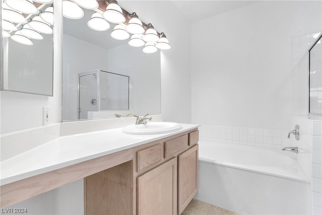2050 West Warm Springs Road, Unit 1123 Henderson, NV 89014 - Photo 23 of 31 PRIMARY BATH