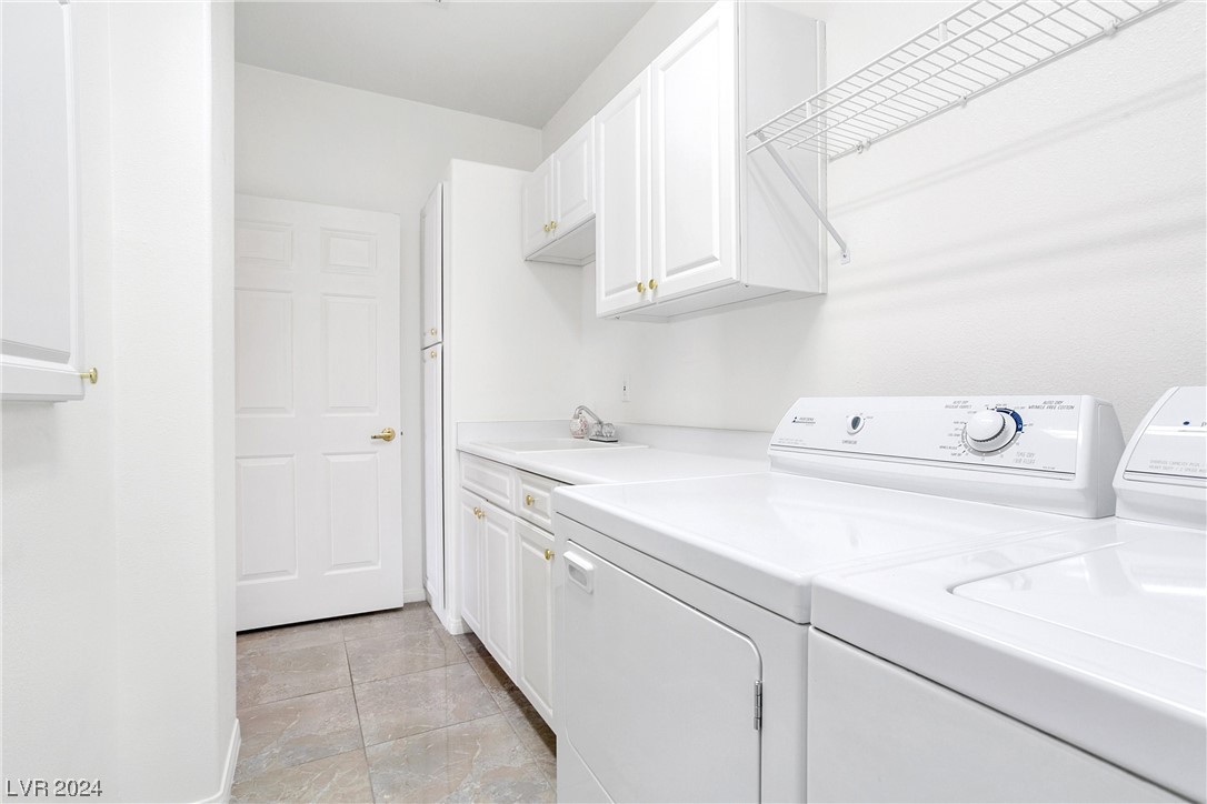 2050 West Warm Springs Road, Unit 1123 Henderson, NV 89014 - Photo 29 of 31 LAUNDRY ROOM