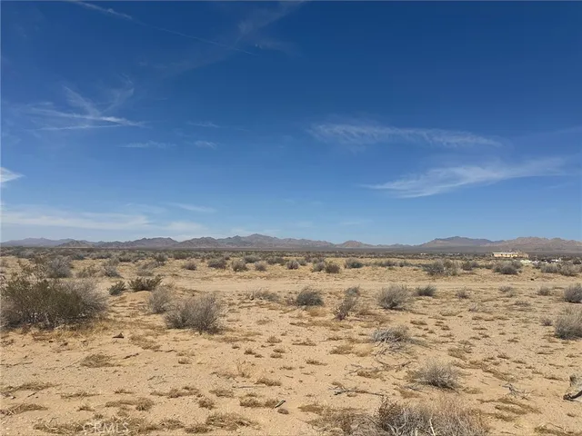 $8,999 | 13876 Harrod Road, Lucerne Valley, CA 92356