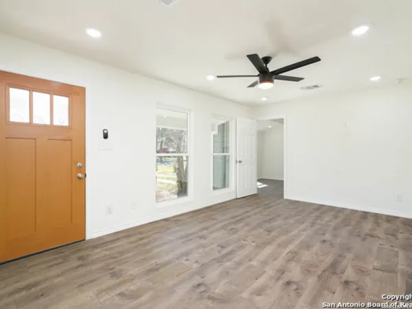 $2,400 | 143 Kinder Drive, San Antonio, TX 78212