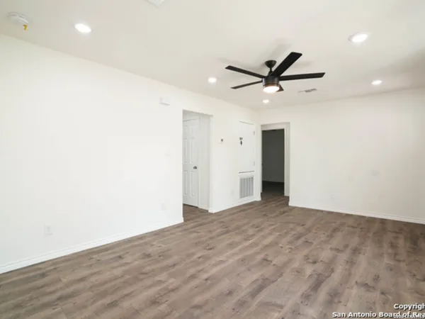 $2,400 | 143 Kinder Drive, San Antonio, TX 78212