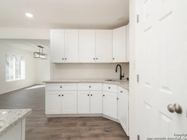 $2,400 | 143 Kinder Drive, San Antonio, TX 78212