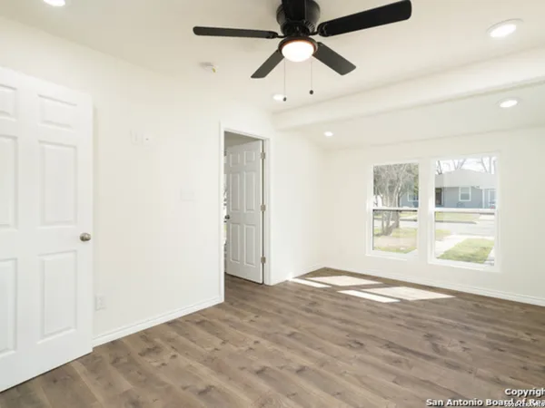 $2,400 | 143 Kinder Drive, San Antonio, TX 78212