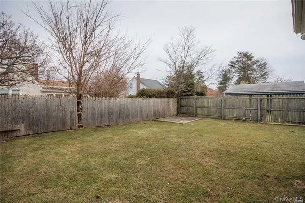 $4,999 | 343 Greengrove Avenue, Uniondale, NY 11553