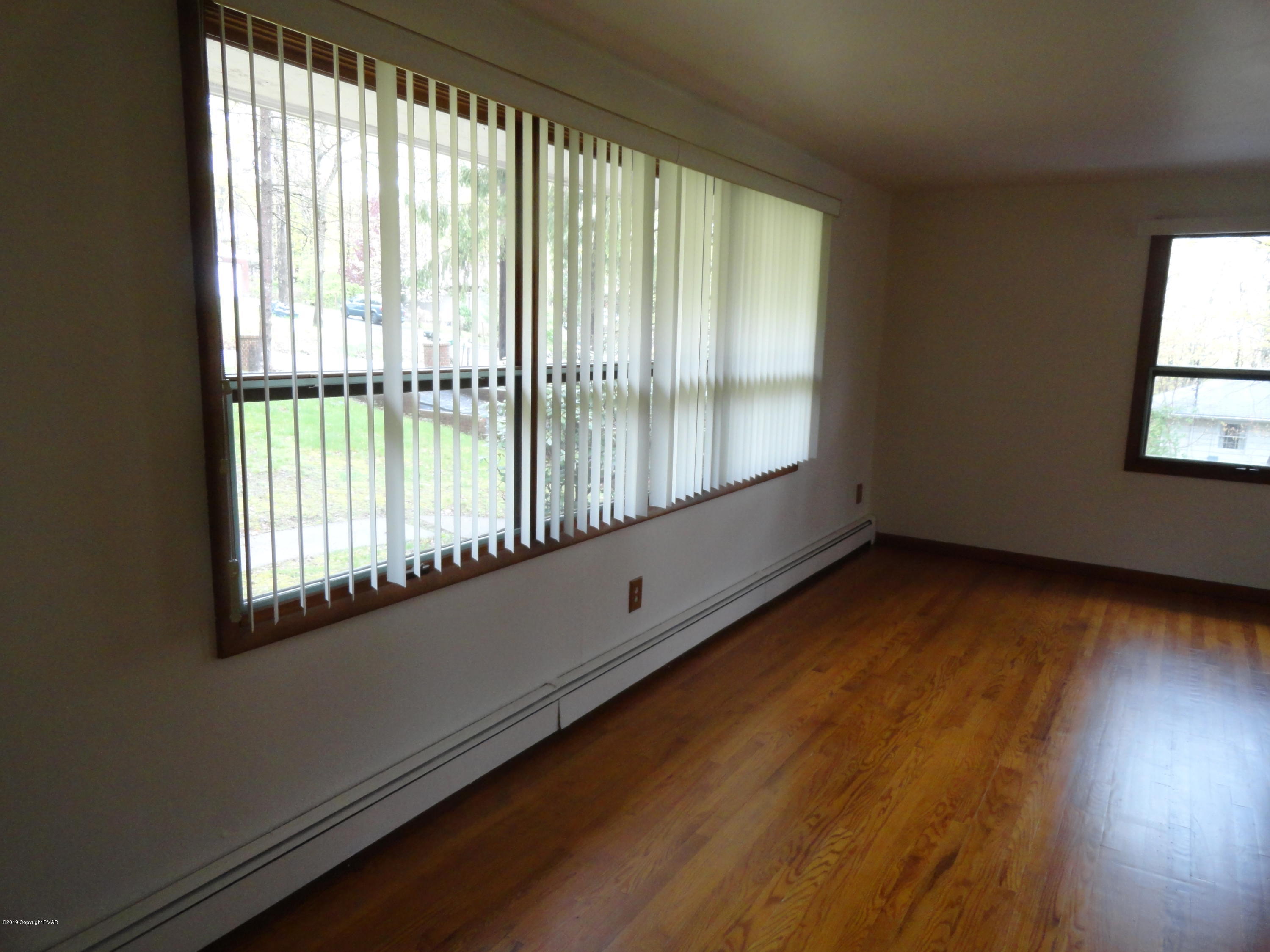 99 Hemlock Road Mount Pocono, PA 18344 - Photo 6 of 28 Living Room2