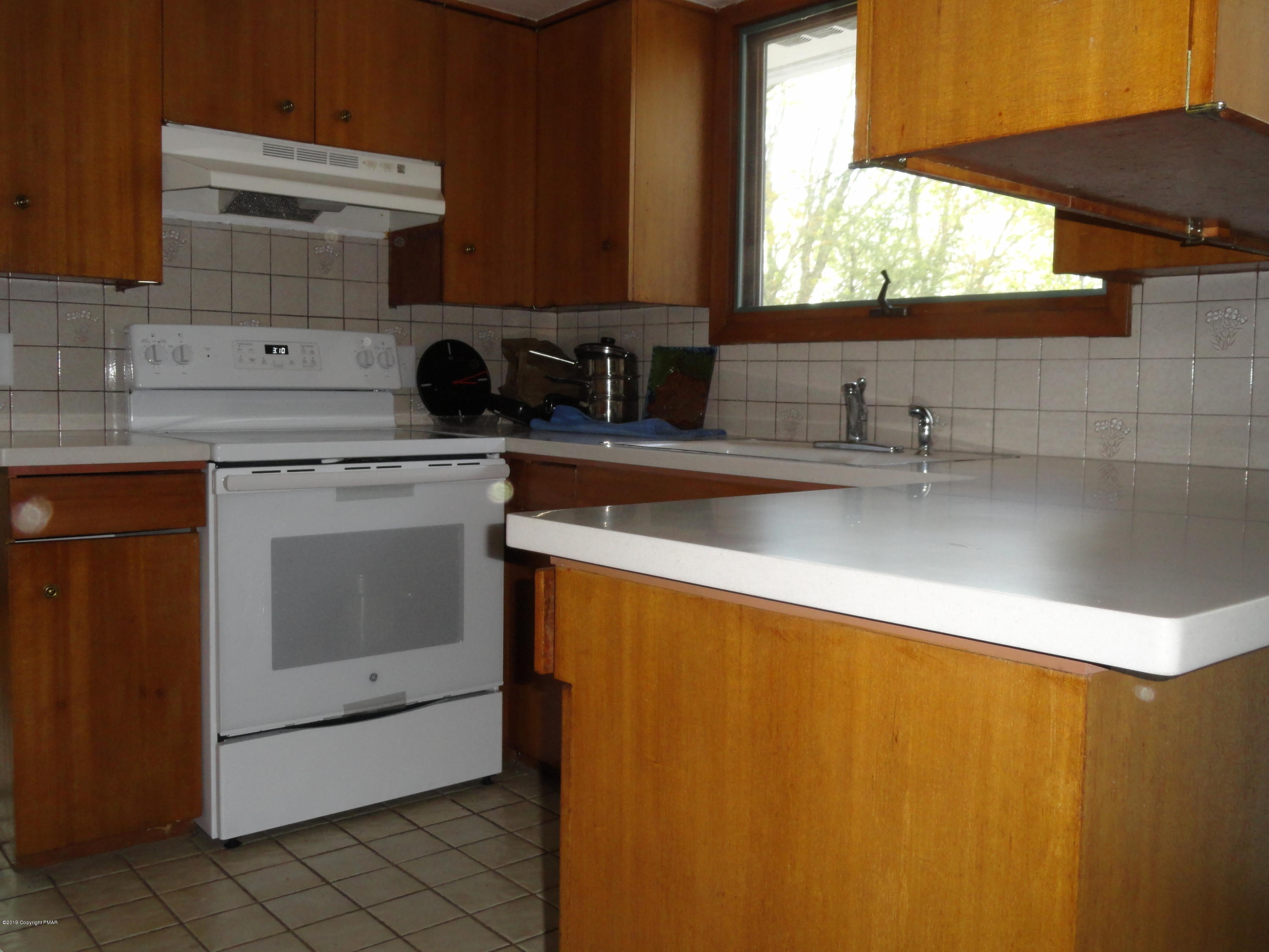 99 Hemlock Road Mount Pocono, PA 18344 - Photo 8 of 28 Kitchen 2