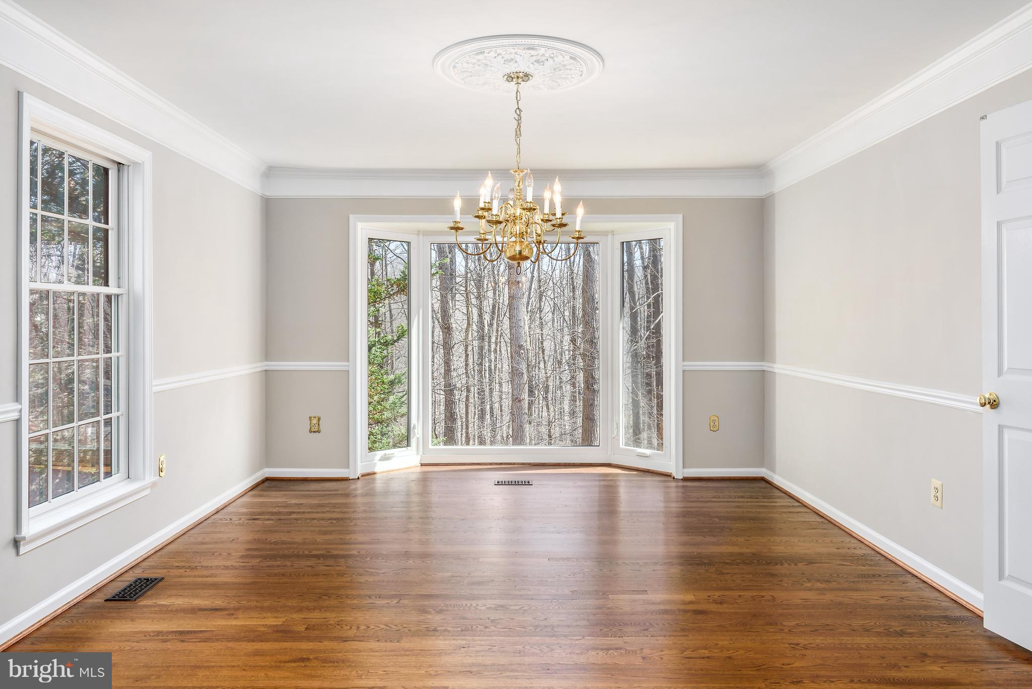 2003 Roundhouse Road Vienna, VA 22181 - Photo 7 of 30 Dining Room with floor to ceiling windows