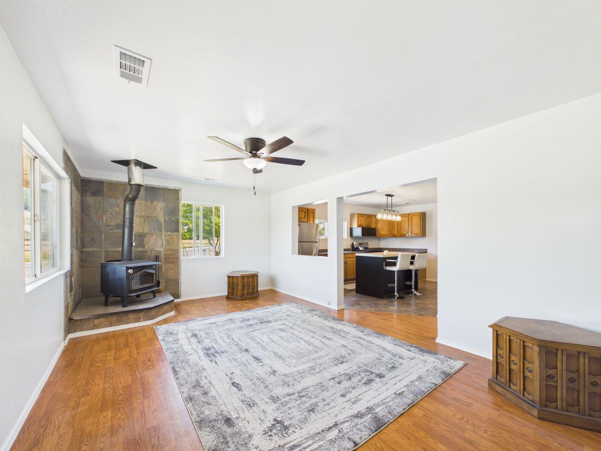 175 Davis Street Rio Dell, CA 95562 - Photo 7 of 25