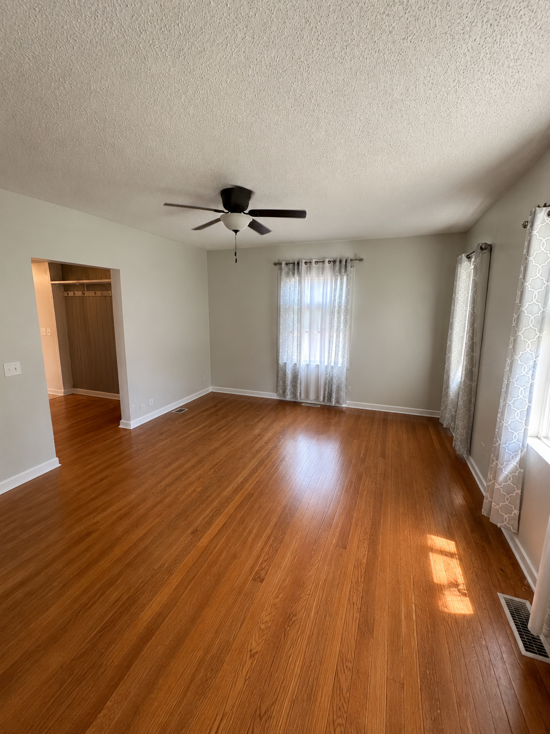 540 3rd Avenue Southwest Cambridge, MN 55008 - Photo 3 of 12