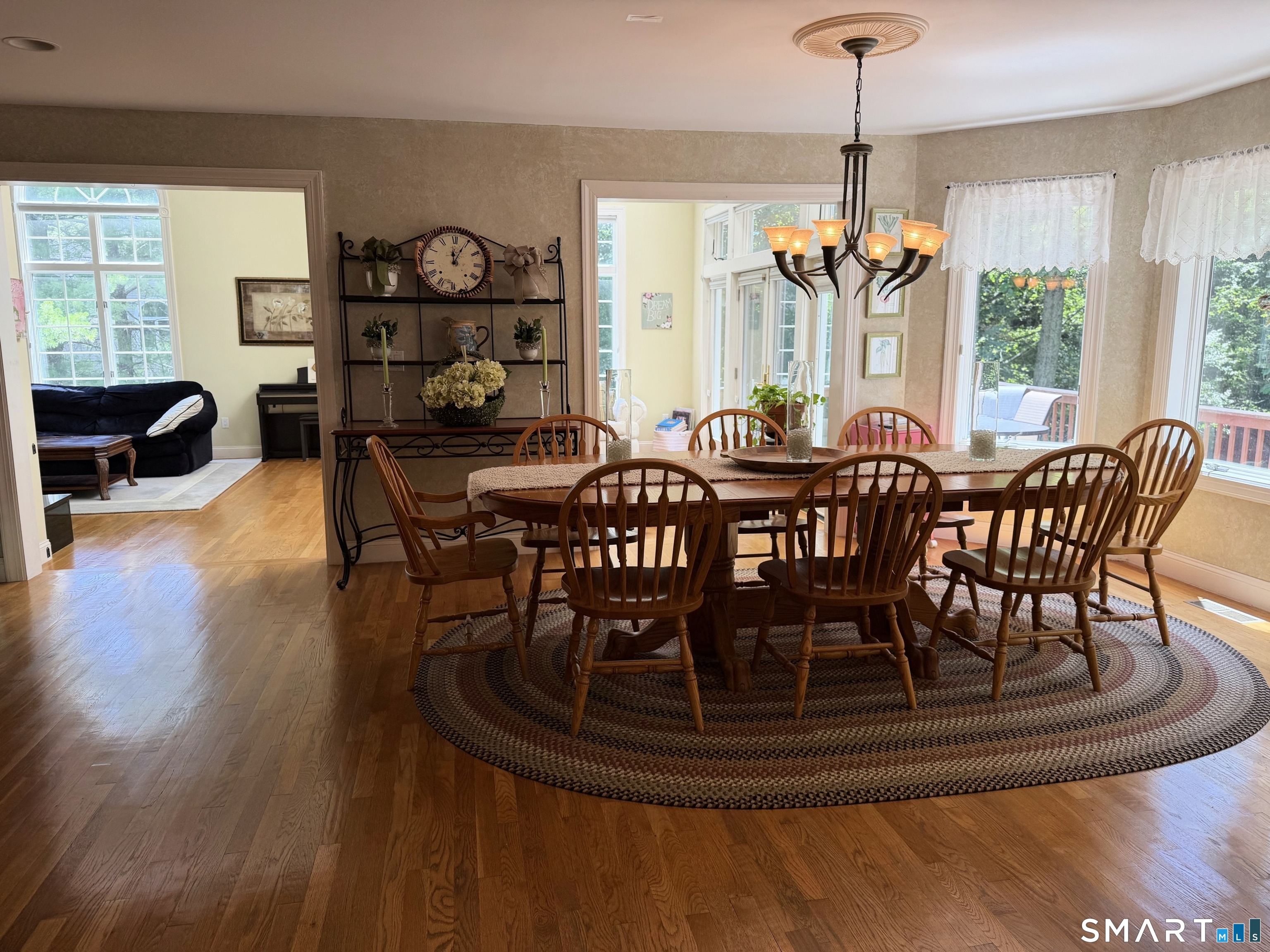 918 Rock Rimmon Road Stamford, CT 06903 - Photo 3 of 12