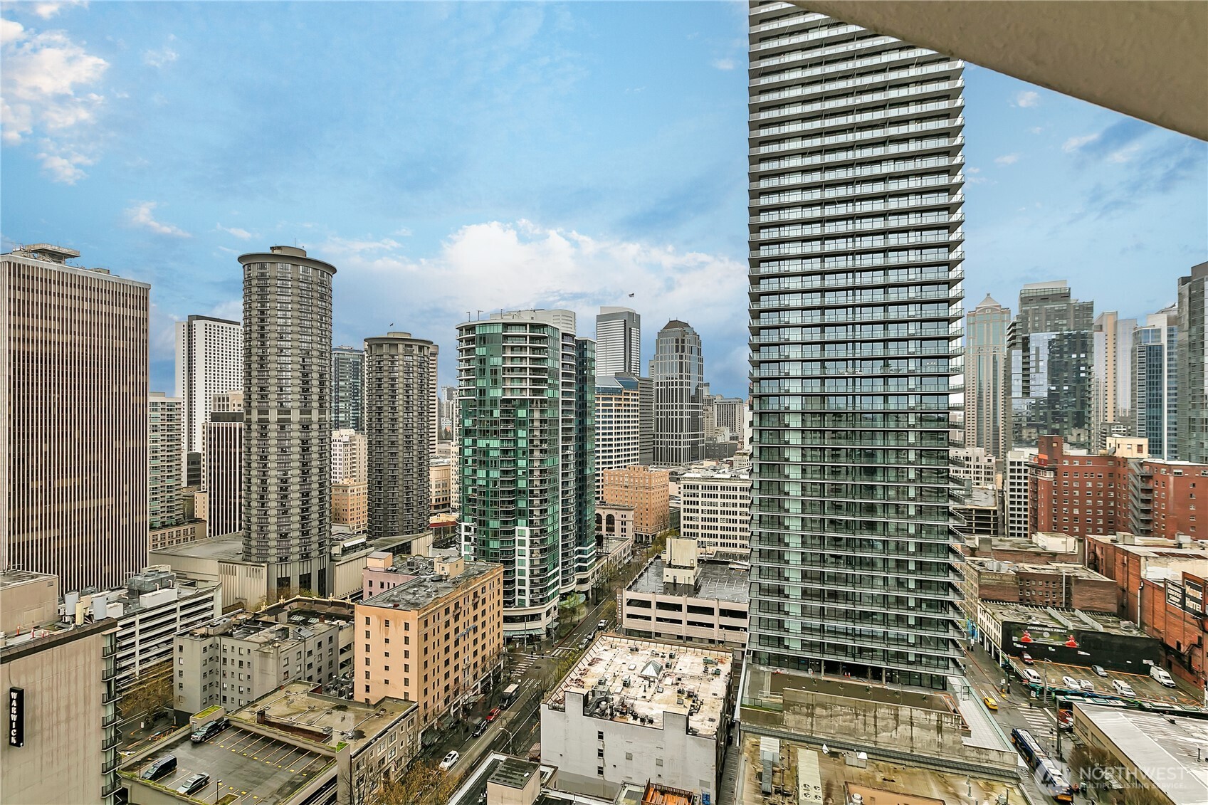 2100 3rd Avenue, Unit 2606 Seattle, WA 98121 - Photo 4 of 37 a view of balcony with city view