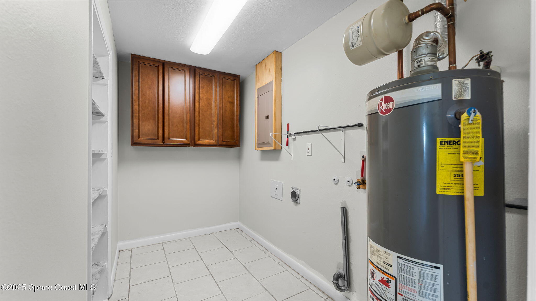 2448 Delaware Drive Melbourne, FL 32935 - Photo 20 of 27 Laundry Room