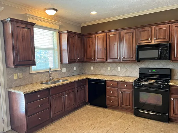 $2,550 | 8422 Alison Avenue, College Station, TX 77845