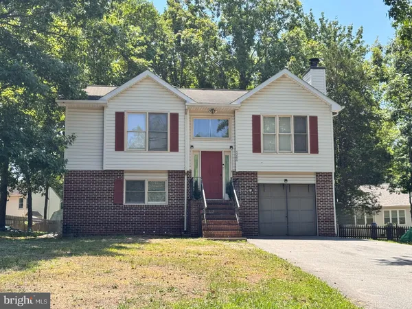 $299,900 | 5706 Stone Meadow Drive, Fredericksburg, VA 22407