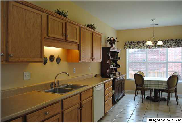 5116 Overlook Circle Bessemer, AL 35022 - Photo 8 of 31