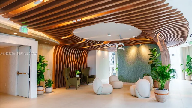 $2,060,000 | 700 Northeast 24th Street, Unit 2905, Miami, FL 33137