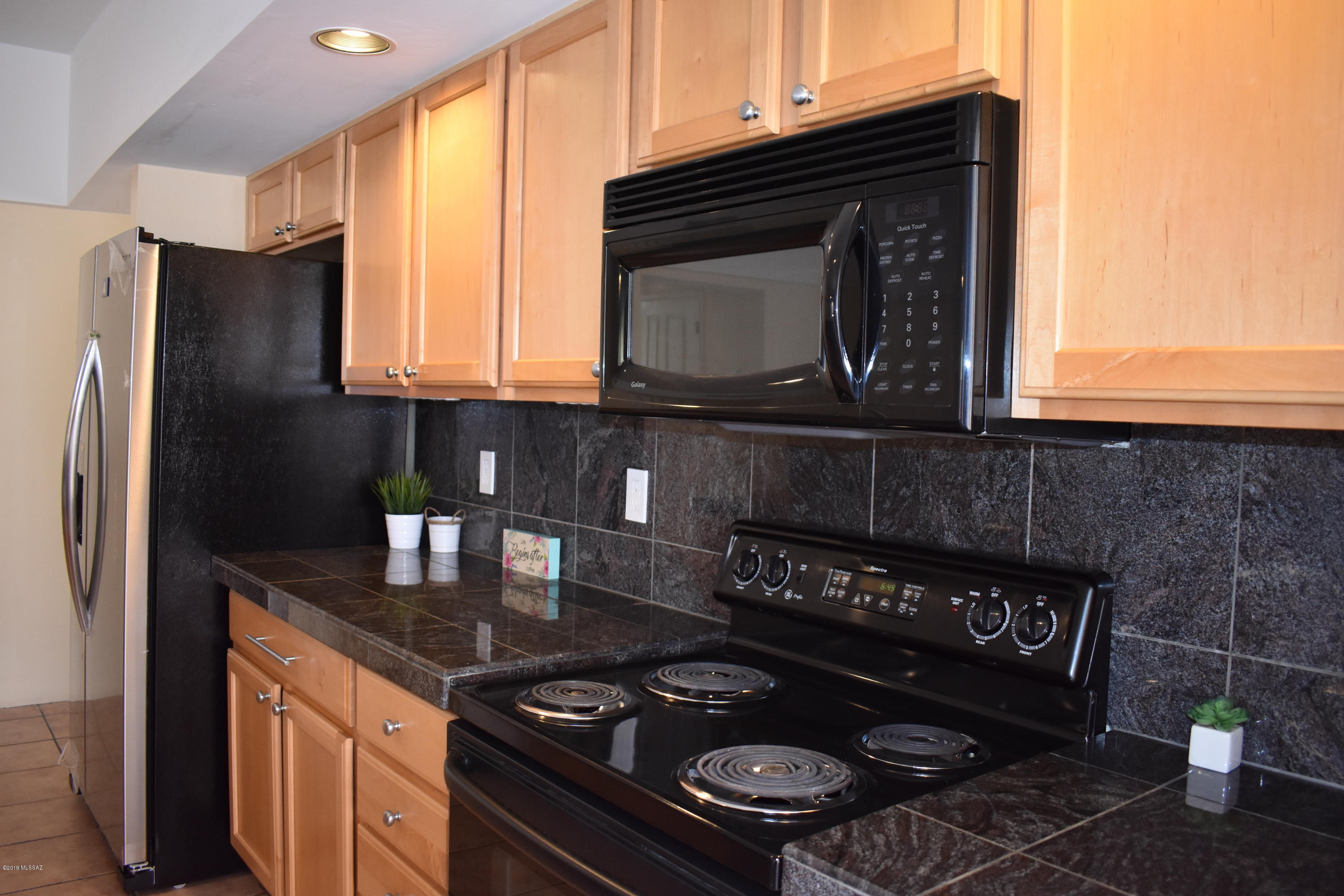 136 South Shadow Creek Place Tucson, AZ 85748 - Photo 5 of 33