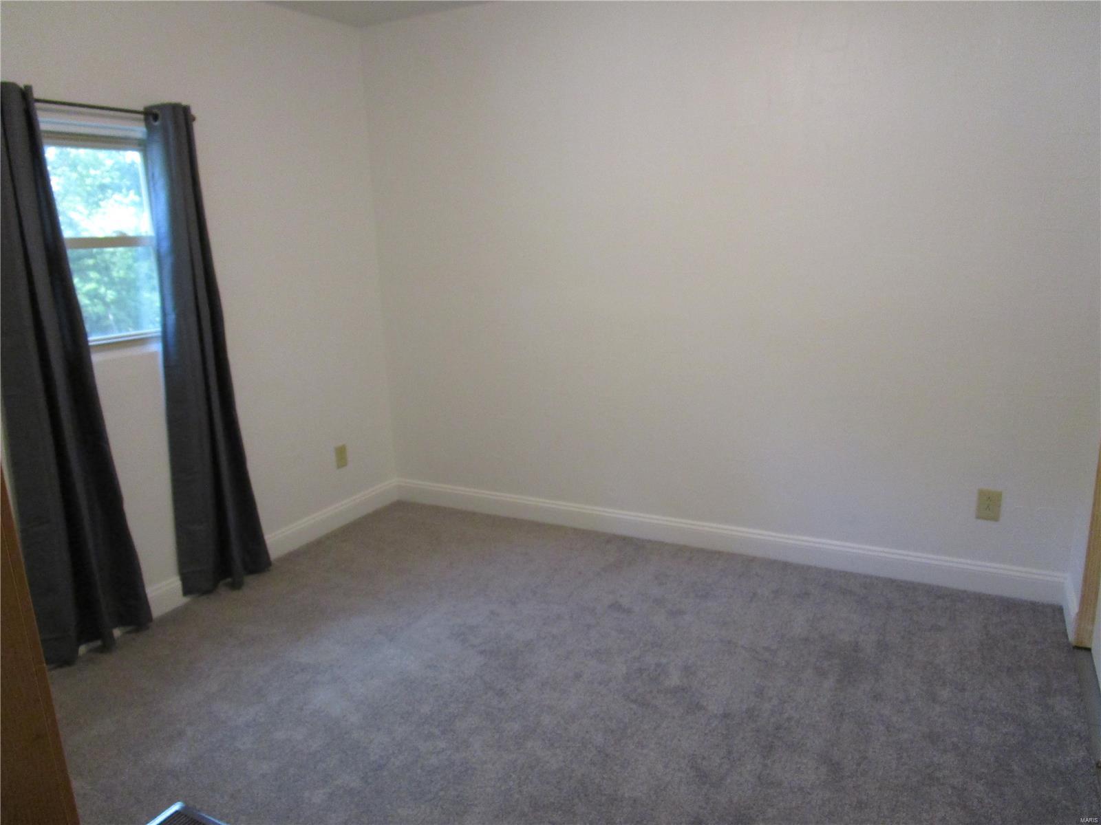 323 Mullins Road Chester, IL 62233 - Photo 14 of 25 Gallery Image 14