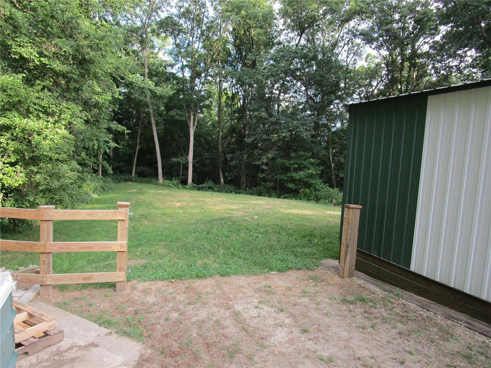 323 Mullins Road Chester, IL 62233 - Photo 9 of 25 Gallery Image 9