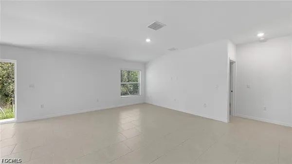 $2,250 | 17225 Cantu Court, North Fort Myers, FL 33917