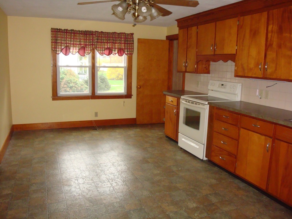 137 Eastford Road Southbridge, MA 01550 - Photo 4 of 20 Gallery Image 4