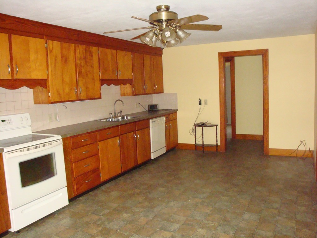 137 Eastford Road Southbridge, MA 01550 - Photo 5 of 20 Gallery Image 5
